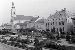 Románia,Erdély, Máramarossziget, Fő tér (ekkor Horthy Miklós tér, ma Piata Libertătii), háttérben a katolikus templom., 1941, Aszódi Zoltán, Fortepan #174045