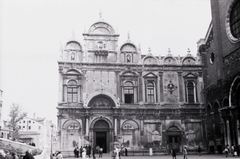 Italy, Venice, Fondamenta Dandolo, szemben a Scuola Grande di San Marco, jobbra a Basilica dei Santi Giovanni e Paolo., 1935, Aszódi Zoltán, church, Fortepan #174057