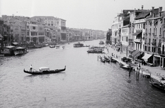 Olaszország, Velence, Canal Grande, jobbra a Riva del Vin a Rialto hídról nézve., 1932, Aszódi Zoltán, Fortepan #174060