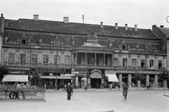 Románia,Erdély, Kolozsvár, Fő tér, Bánffy palota., 1941, Aszódi Zoltán, kerékpár, Fortepan #174074