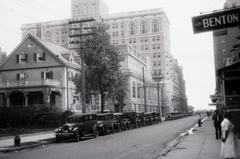 Amerikai Egyesült Államok, New Jersey állam, Atlantic City, a déli Michigan Avenue a tengerpart felé nézve, a magas épület a Dennis Hotel., 1929, Aszódi Zoltán, Fortepan #174148