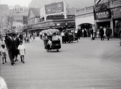 Amerikai Egyesült Államok, New Jersey állam, Atlantic City, Boardwalk., 1929, Aszódi Zoltán, tricikli, utcakép, Fortepan #174197