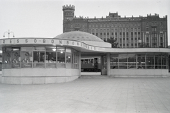 Magyarország, Budapest XII.,Budapest II., Széll Kálmán tér, háttérben a Postapalota., 1941, Kellner Ludwig, eszpresszó, Stühmer Frigyes csokoládégyár, Budapest, Fortepan #174343