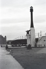 Magyarország, Budapest IX.,Budapest XI., Petőfi (Horthy Miklós) híd budai hídfő, Haditengerészeti Hősi Emlékmű., 1940, Kellner Ludwig, Budapest, Fortepan #174351