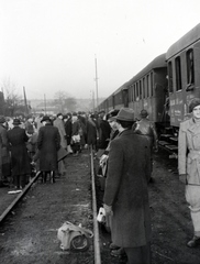 A felvétel, a Műegyetem tanárainak és diákjainak Németországba történő kitelepítésekor, 1944 - 1945 telén készült., 1944, Kuncze Magdolna, displacement, Fortepan #174406