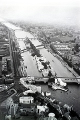 Franciaország, Párizs, kilátás az Eiffel-toronyból, az Ile des Cygnes (Hattyúk szigete) felé., 1937, Ladinek Viktor, Fortepan #174412