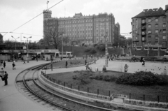 Magyarország, Budapest XII.,Budapest I.,Budapest II., Széll Kálmán (Moszkva) tér a Várfok utca és a Csaba utca találkozása felé nézve, balra a Postapalota., 1986, Péterffy István, Budapest, Fortepan #174589