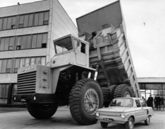 Fehéroroszország, Zsodzina, Belarusz Autógyár (BelAZ, Belorusszkij avtomobilnij zavod)., 1969, Sütő András örökösei, Új Élet szerkesztőség, Zaporozsec-márka, dömper, BelAZ-márka, Fortepan #174626