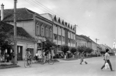 Románia,Erdély, Székelykeresztúr, Szabadság utca (Strada Libertatii, egykor Kossuth Lajos tér)., 1979, Sütő András örökösei, Új Élet szerkesztőség, Fortepan #174639