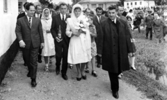 Románia,Erdély, Négyfalu, (Szecseleváros), Hosszúfalu, jobbra Nicolae Ceaușescu román pártvezető, 1969, Sütő András örökösei, Új Élet szerkesztőség, Fortepan #174701