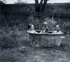 1920, Ungvári Ildikó, summer, toddler bathing, three people, Fortepan #174752