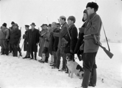 1958, Szabó Gábor, snow, hunting rifle, hunting dog, hunter, Fortepan #174855