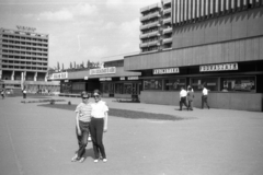 Magyarország, Salgótarján, Fő tér, szemben a Karancs szálló, jobbra a József Attila Művelődési Ház., 1972, Dunai László, Fortepan #174970