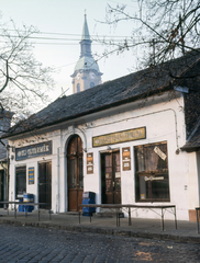 Magyarország, Budapest II.,Budapest III., Kolosy tér 5., háttérben az Újlaki templom tornya., 1986, Golz Bernd, Budapest, Fortepan #174994