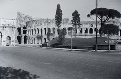 Olaszország, Róma, Piazza del Arco di Constantino, balra Constantinus császár diadalíve, jobbra a Colosseum., 1923, Fortepan/Album025, római birodalom, Fortepan #175085