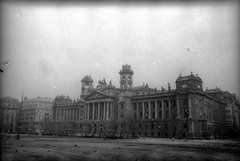 Magyarország, Budapest V., Kossuth Lajos tér, Igazságügyi Palota., 1945, Vörös Hadsereg, kúria, Budapest, Fortepan #175148