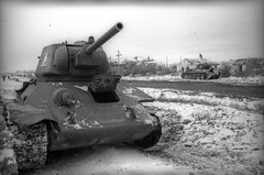 Ukrajna,Krim félsziget, 1945, Vörös Hadsereg, harckocsi, T-34 tank, lánctalp, Fortepan #175226