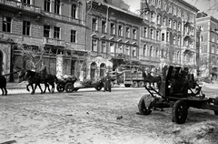 Hungary, Budapest VIII., József körút a Práter utcától nézve, jobb szélen a Pál utca torkolata., 1945, Vörös Hadsereg, Budapest, soldier, horse, Fortepan #175273