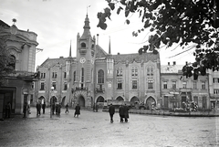 Ukraine,Zakarpattia Oblast, Mukachevo, Duhnovics (ekkor Horthy Miklós) tér, Városháza., 1944, Vörös Hadsereg, street view, public building, square, city centre, Fortepan #175321