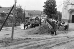 Hungary, Rákóczi utca, esküvői menet a Kisboldogasszony katolikus templom előtt., 1963, Chuckyeager tumblr, wedding ceremony, church, Fortepan #175471