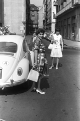 Magyarország, Budapest V., Petőfi tér, szemben a Régi posta utca., 1960, Chuckyeager tumblr, Volkswagen-márka, Volkswagen Bogár, Budapest, Fortepan #175553