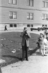 Magyarország, budai Vár, Budapest I., Tóth Árpád sétány, Esztergomi rondella. Háttérben a Hadtörténeti Múzeum., 1960, Chuckyeager tumblr, fényképezőgép, fotózás, Budapest, Fortepan #175597