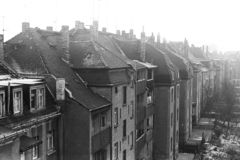 Németország, Lipcse, kilátás a Könneritzstrasse 63. számú ház V. emeletéről a Rochlitzstrasse épületeinek hátsó frontjára., 1971, Chuckyeager tumblr, NDK, Fortepan #175640