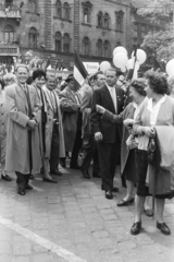 Magyarország, Budapest XIV.,Budapest VII., Dózsa György út, május 1-i felvonulók, háttérben az István utca torkolata., 1961, Chuckyeager tumblr, Budapest, Fortepan #175768