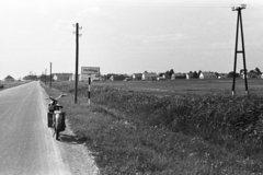 Magyarország, Hortobágy, 33-as főút a település határánál., 1967, Chuckyeager tumblr, Fortepan #176048