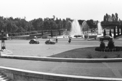 Magyarország, Debrecen, a Debreceni Egyetem központi épülete előtti park és szökőkút., 1961, Chuckyeager tumblr, Fortepan #176057