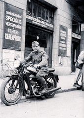 Magyarország, Budapest VII., Hernád utca 38., Bécs Ferenc kerékpár és tricikligyártó üzeme., 1944, Chuckyeager tumblr, Puch-márka, Budapest, honvéd, üzletportál, motorkerékpár, Fortepan #176065