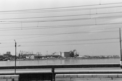 Italy, Venice, Ponte della Libertà, a felvétel a szárazföld és Velence között közlekedő vonat ablakából készült. Háttérben a mesterséges szigetre épített kikötő., 1963, Chuckyeager tumblr, Fortepan #176160