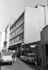 Franciaország, Párizs, a Rue André Mazet a Rue Dauphine felé nézve. Középen az 5. szám alatt az Academie de Paris., 1969, Chuckyeager tumblr, Fortepan #176246