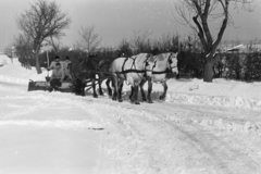 Magyarország, Sopron, Egeredi út, a felvétel a Harkai út torkolatánál készült., 1958, Chuckyeager tumblr, tél, hó, hóeke, négyesfogat, Fortepan #176390