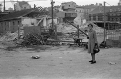 Magyarország, Budapest I., Batthyány tér, a metróépítés területe, középen a felvonótoronnyal. Jobbra a háttérben az egykori ferences kolostor., 1971, Chuckyeager tumblr, Budapest, Fortepan #176585