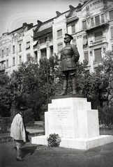 Magyarország, Budapest V., Szabadság tér, Harry Hill Bandholtz tábornok szobra (Ligeti Miklós, 1936.)., 1937, Bojár Sándor, Budapest, Fortepan #177089