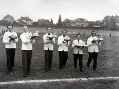 Magyarország, Budapest XIV., Szabó József utca, Millenáris sporttelep, pincérek versenye., 1937, Bojár Sándor, Budapest, pincérverseny, Best of, nagyság szerint, Fortepan #177103