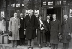 Magyarország, Budapest VI., a Nyugati pályaudvar érkezési oldala. Balról a harmadik William R. Manier, a Rotary Világszövetség elnöke., 1936, Bojár Sándor, Budapest, Fortepan #177212