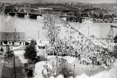 Hungary, Budapest V.,Budapest II., Jászai Mari (Rudolf) tér, a felvétel az újjáépített Margit híd felavatása alkalmával, 1948. augusztus 1-én készült., 1948, Bojár Sándor, plan view, Budapest, picture, inauguration, river, Fortepan #177385