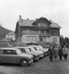 Magyarország, Szentendre, Lajosforrás turistaközpont, Ságvári Endre turistaház., 1960, Bojár Sándor, AWZ P70 Zwickau, épület, automobil, Fortepan #177408