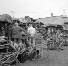 Magyarország, Budapest IX., Ecseri úti használtcikk piac., 1962, Bojár Sándor, Budapest, Fortepan #177470