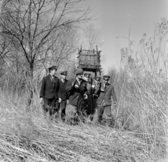 Magyarország, Balatonfenyves, a hivatásos vadászképző iskola tanulói gyakorlaton., 1965, Bojár Sándor, vadászat, Fortepan #177585