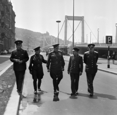 Hungary, Budapest V., Március 15. tér az Erzsébet híd felé nézve, előtérben a szovjet Alekszandrov táncegyüttes tagjai., 1965, Bojár Sándor, Soviet soldier, Budapest, Fortepan #177607