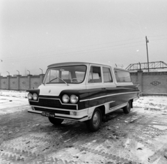 Ukrajna, Szeverodonyeck, a Volga motorral ellátott, műanyag karosszériás START mikrobusz egyik kísérleti példánya., 1965, Bojár Sándor, mikrobusz, LASZ-márka, LASZ Start, Fortepan #177664