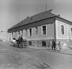 Magyarország, Eger, Klapka utca, szemben a Gárdonyi Géza tér (később névtelen utca) sarkán az Orlandini-ház., 1967, Bojár Sándor, Fortepan #177717