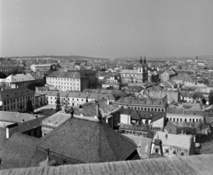 Magyarország, Eger, kilátás a Líceum teraszáról, szemben a Ciszterci templom és távolabb a Szerb (Rác) templom látszik., 1967, Bojár Sándor, Fortepan #177741