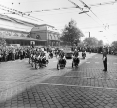 Magyarország, Budapest VIII., a Keleti pályaudvar érkezési oldala. Az NDK párt- és kormányküldöttségének ünnepélyes fogadása 1967. május 18-án., 1967, Bojár Sándor, Budapest, Fortepan #177823