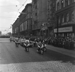 Magyarország, Budapest VIII., Baross tér, Josip Broz Tito érkezése 1964. szeptember 11-én., 1964, Bojár Sándor, Budapest, Fortepan #177834