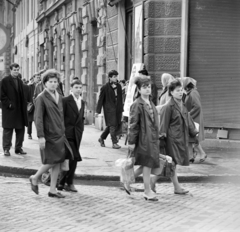 Magyarország, Esztergom, Széchenyi tér - Lőrinc utca sarok., 1966, Bojár Sándor, Fortepan #177970