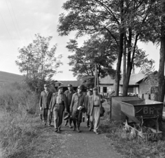 Hungary, Bátonyterenye, Kisterenye (ekkor önálló), Csigakút-lejtősakna, vájárok műszakváltáskor., 1966, Bojár Sándor, Fortepan #178007